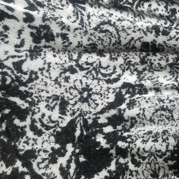 Soma, rayon knit b/w cascading front sweater, size M - Picture 2 of 3